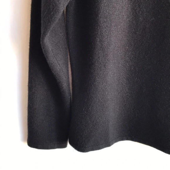 Norton McNaughton Petites black acrylic fur-trimmed sweater, size PS - Picture 3 of 7